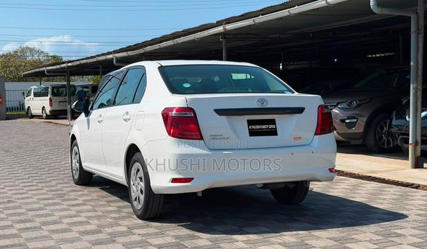 Toyota Corolla 2019 White