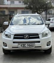 Toyota RAV4 2014 White for sale