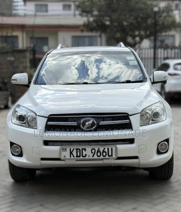 Toyota RAV4 2014 White