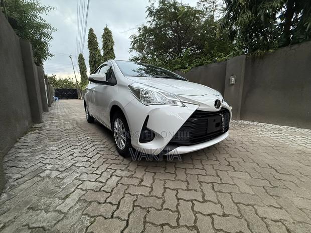 Toyota Vitz 1.0 FWD 5dr 2019 White