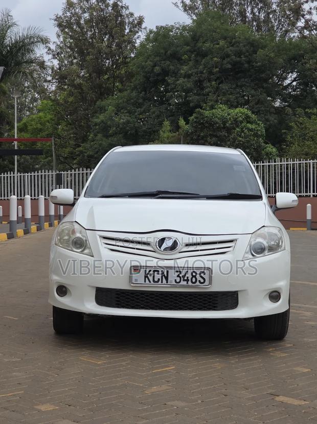 Toyota Auris 2010 White