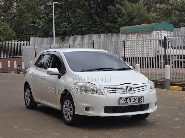 Toyota Auris 2010 White