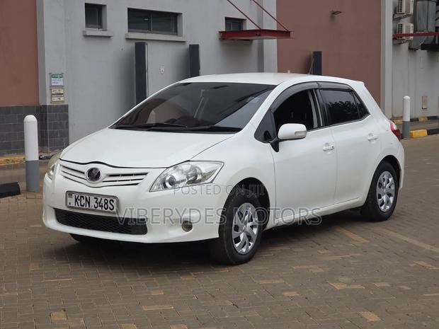 Toyota Auris 2010 White