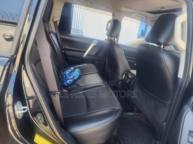 Toyota Land Cruiser Prado 2017 Blue