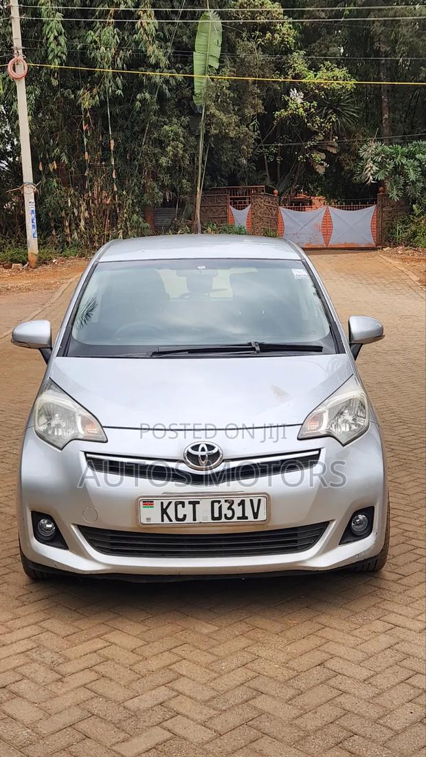 Toyota Ractis 1.5 FWD 2012 Silver