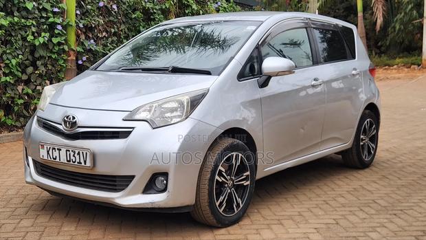 Toyota Ractis 1.5 FWD 2012 Silver