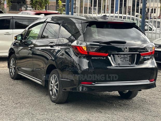 Honda Fit Shuttle 1.5 Hybrid 4WD 2019 Black