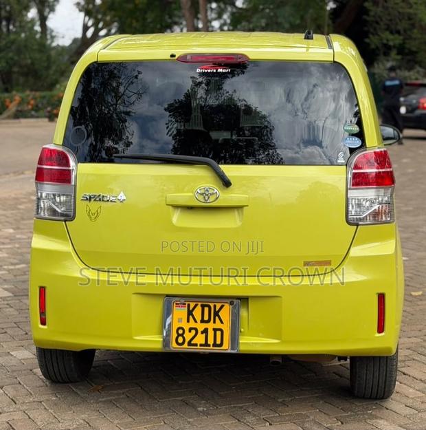 Toyota Spade 1.5 2015 Yellow