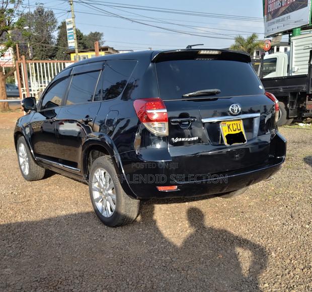 Toyota Vanguard 2012 Black