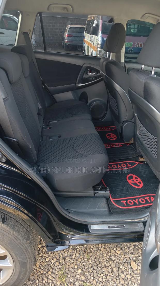 Toyota Vanguard 2012 Black