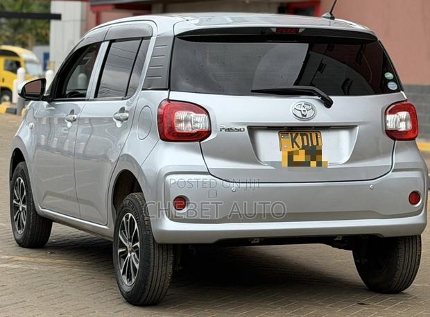 Toyota Passo 2018 Silver