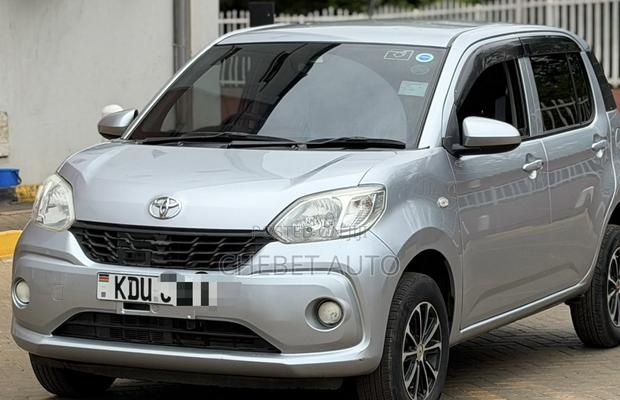 Toyota Passo 2018 Silver