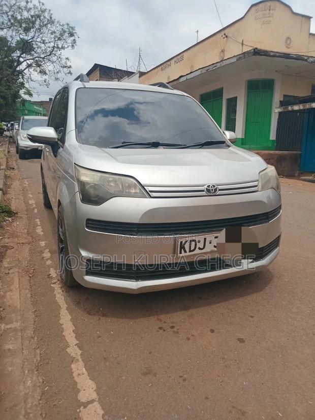 Toyota Spade 2015 Silver