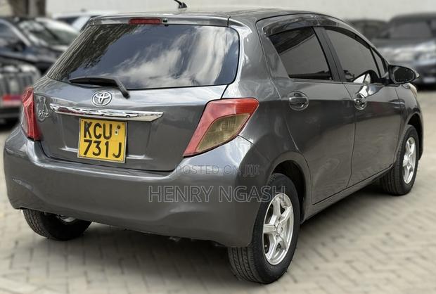 Toyota Vitz 2013 Gray