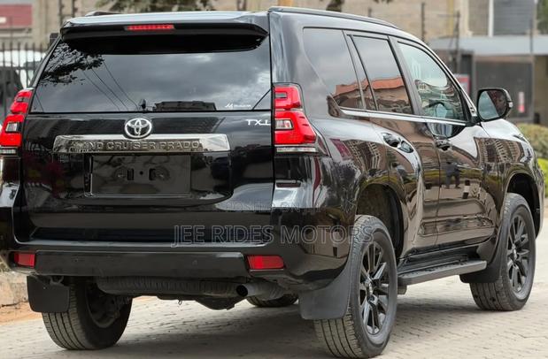 Toyota Land Cruiser Prado 2021 Burgundy