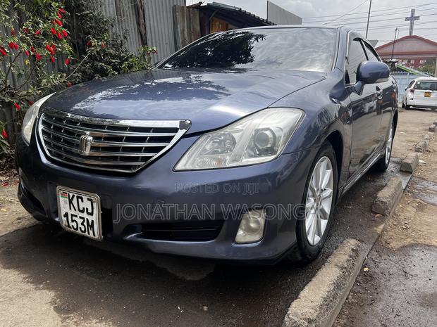 Toyota Crown 2009 Gray