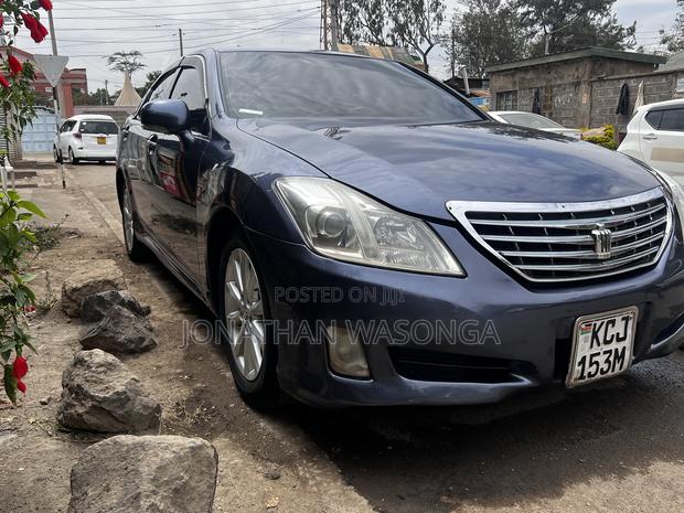 Toyota Crown 2009 Gray