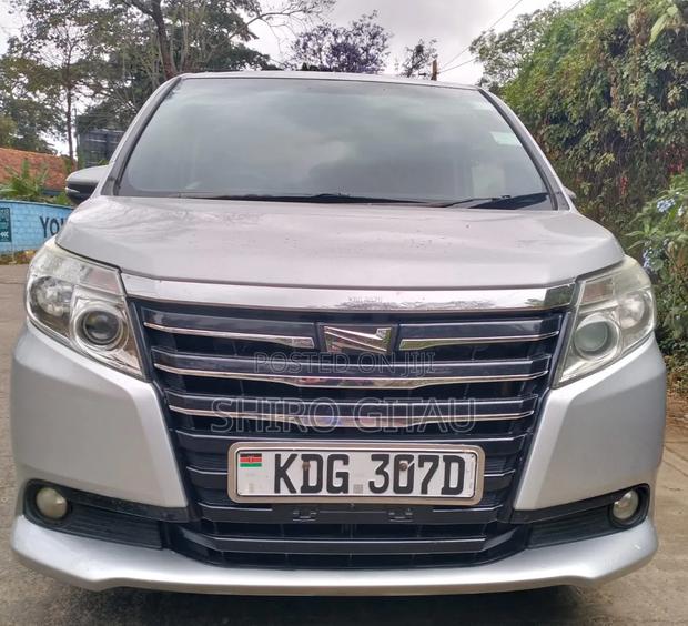 Toyota Noah 2015 Silver