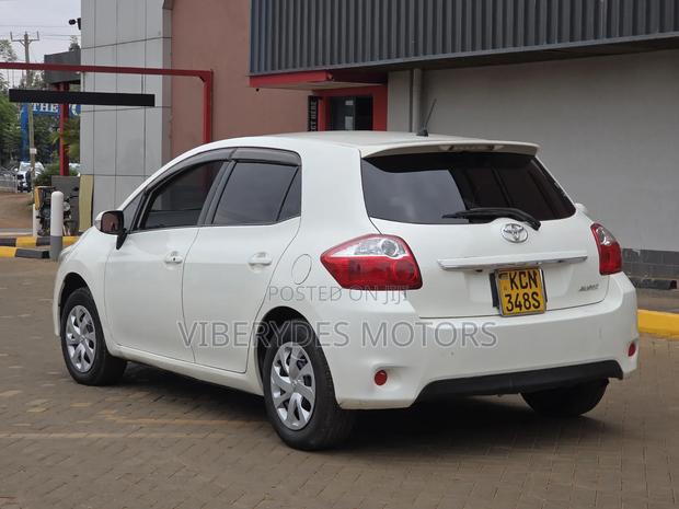 Toyota Auris 2010 White