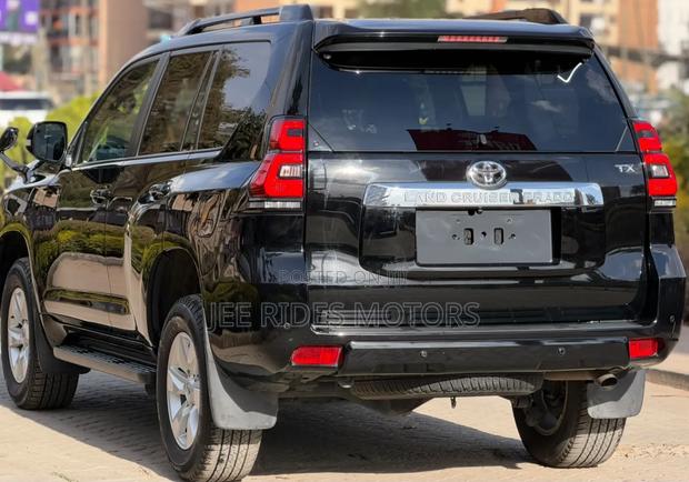 Toyota Land Cruiser Prado 2021 Black
