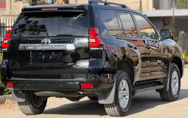Toyota Land Cruiser Prado 2021 Black
