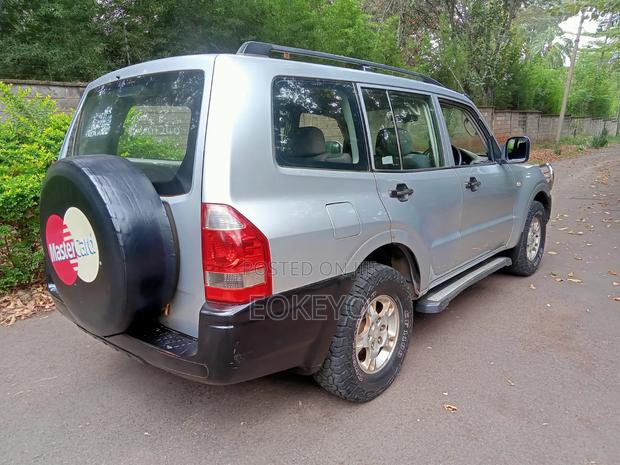 Mitsubishi Pajero Sport 2004 Silver