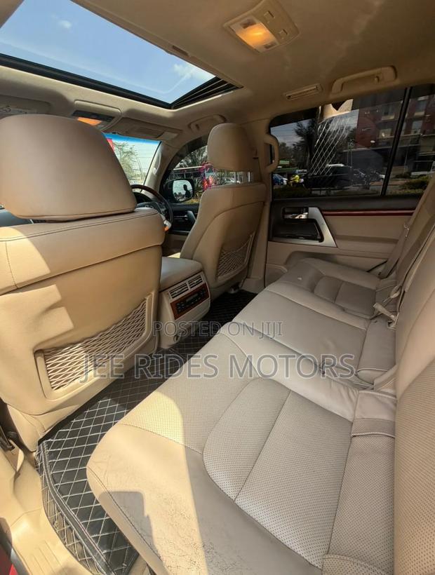 Toyota Land Cruiser 2014 Red