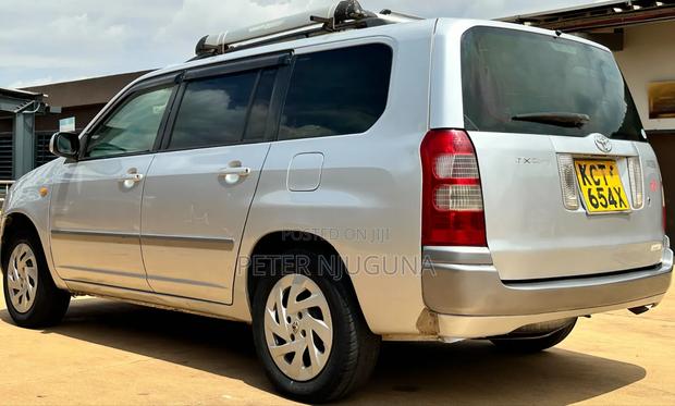 Toyota Succeed 2011 Silver