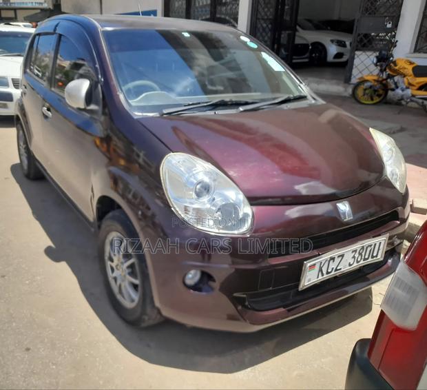 Toyota Passo 2014 Maroon