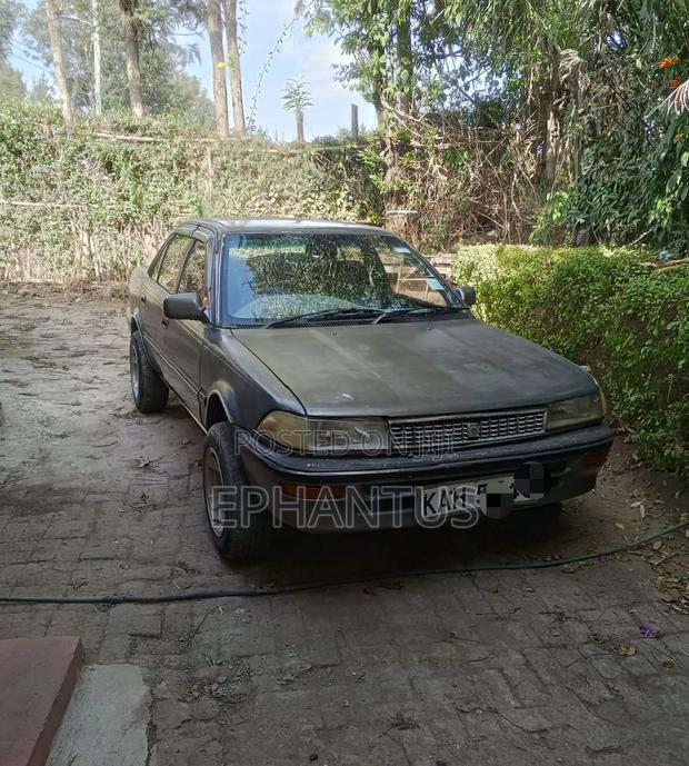Toyota Corolla Sedan 1995 Gray