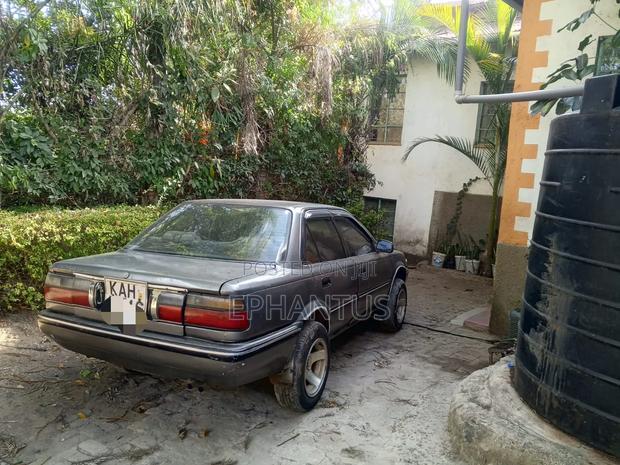 Toyota Corolla Sedan 1995 Gray