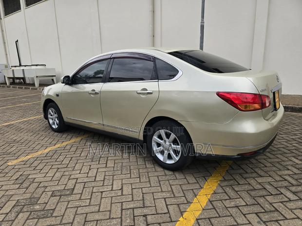 Nissan Bluebird 2008 Gold