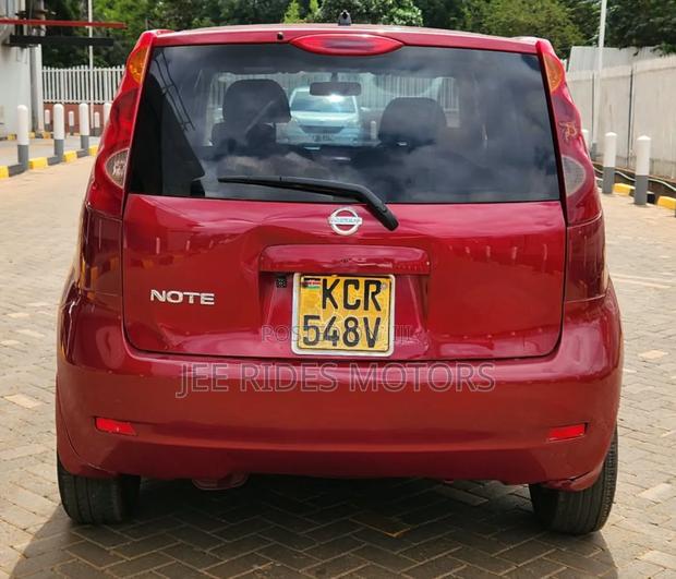 Nissan Note 2011 Maroon