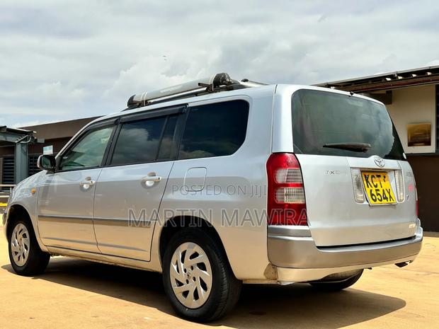 Toyota Succeed 2011 Silver