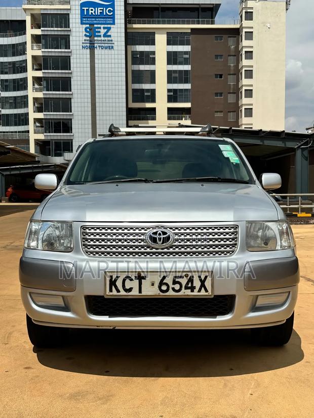 Toyota Succeed 2011 Silver