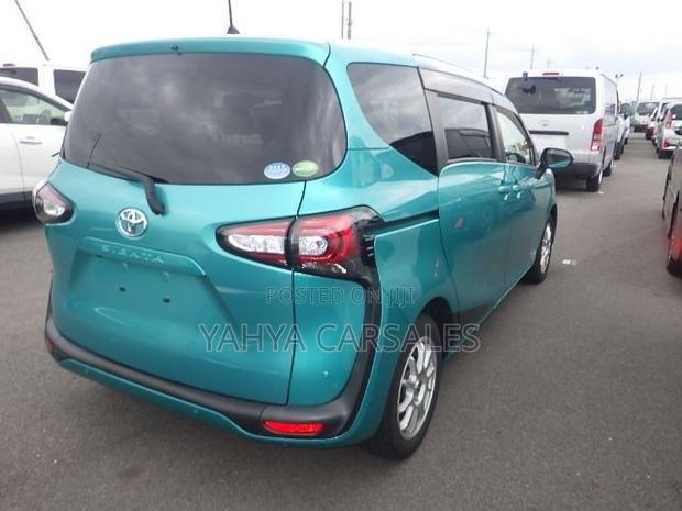 Toyota Sienta 2019 Green
