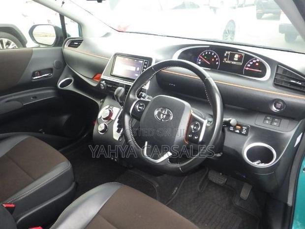 Toyota Sienta 2019 Green