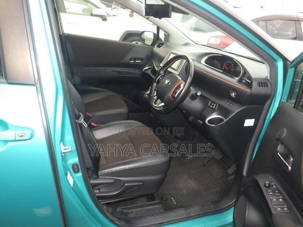 Toyota Sienta 2019 Green