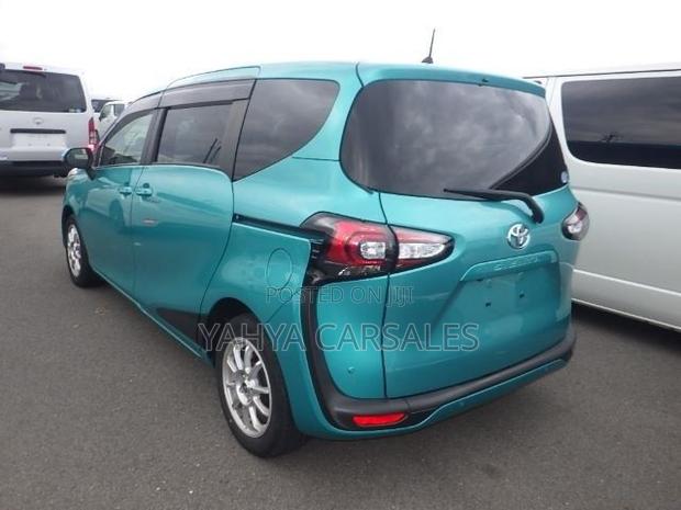 Toyota Sienta 2019 Green