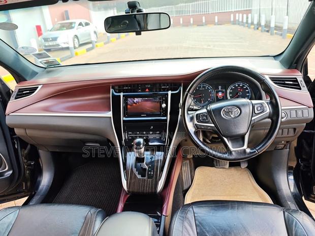 Toyota Harrier 2.0 2014 Black