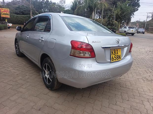Toyota Belta 2005 Silver