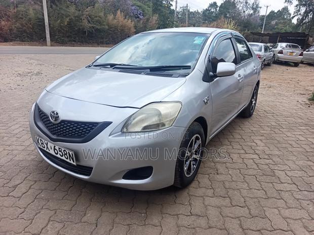 Toyota Belta 2005 Silver