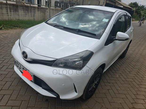 Toyota Vitz 2015 White