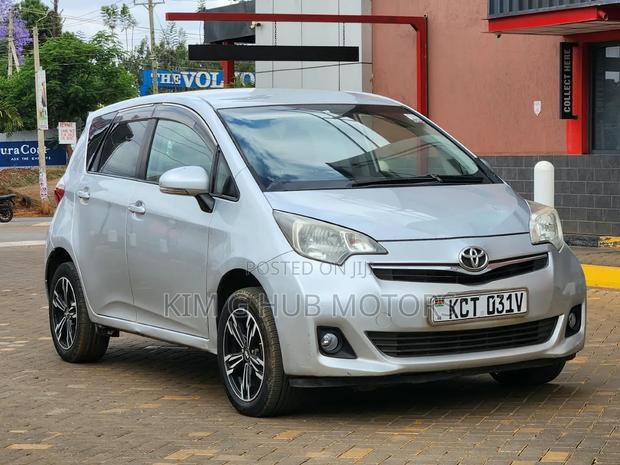 Toyota Ractis 1.5 FWD 2012 Silver