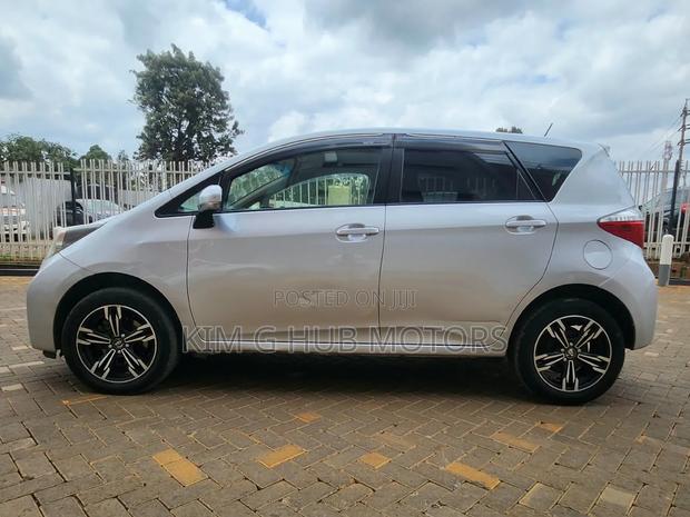 Toyota Ractis 1.5 FWD 2012 Silver