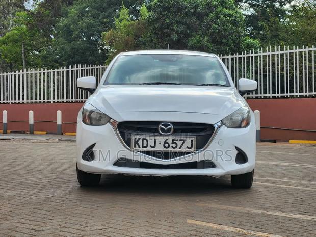 Mazda Demio 2016 Pearl