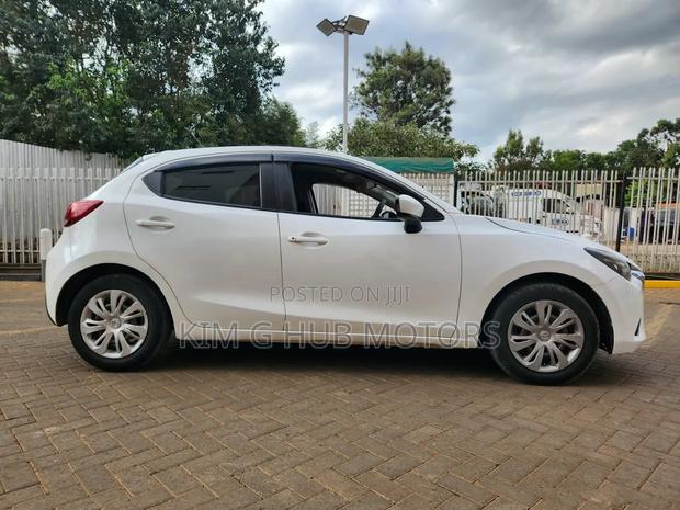 Mazda Demio 2016 Pearl