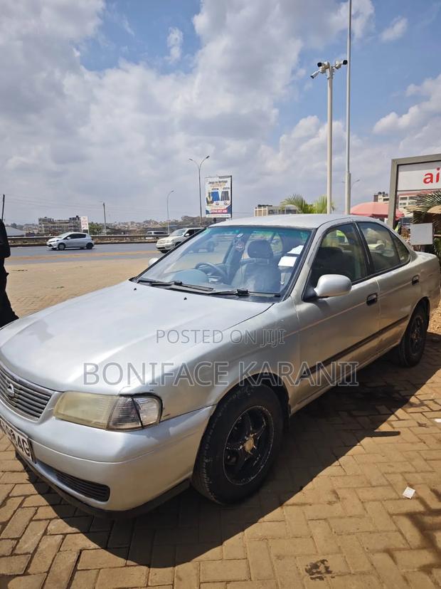 Nissan FB15 2000 Silver