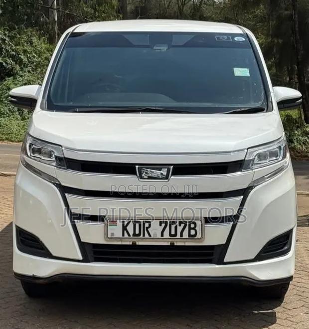 Toyota Noah 2018 White