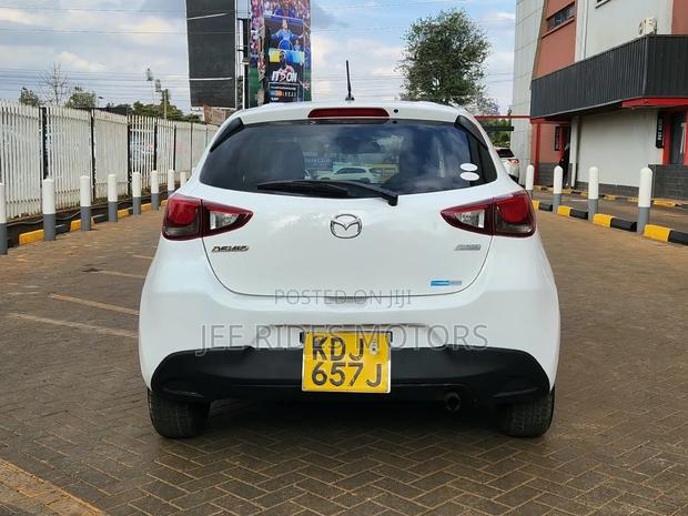 Mazda Demio 2016 Off white
